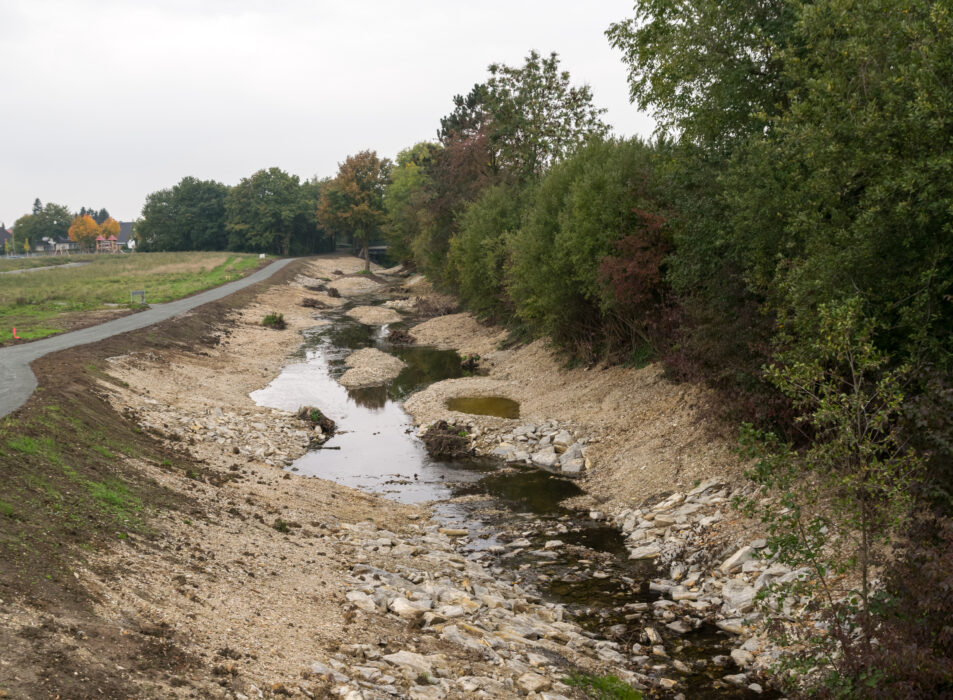 Renaturierung der Beke in Paderborn-Marienloh (Foto: Tsungam, CC-BY-SA)